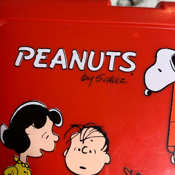 Peanuts by Schulz Red Thermos Plastic Lunch Box - Picture 5 of 16
